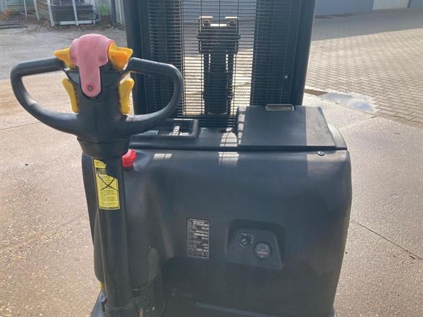 Grote foto stapelaar triple 4mtr doe het zelf en verbouw hefwerktuigen