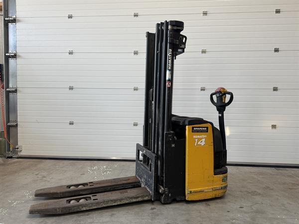 Grote foto komatsu stapelaar triple 1400kg doe het zelf en verbouw hefwerktuigen