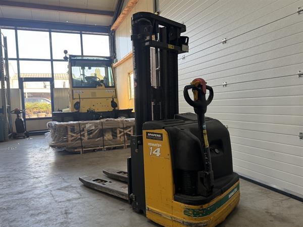Grote foto komatsu stapelaar triple 1400kg doe het zelf en verbouw hefwerktuigen