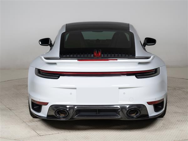 Grote foto dit betreft een porsche 911 992 turbo turbo s sport design carbon spoiler blad auto onderdelen tuning en styling