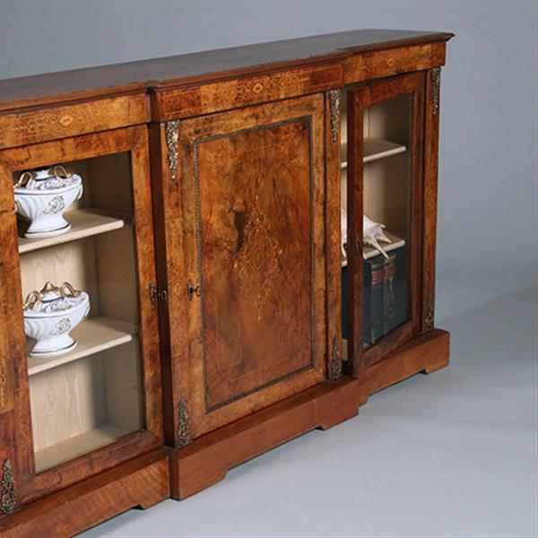 Grote foto engelse credenza in noten met inlegwerk en brons ca 1860 no.391115 antiek en kunst stoelen en banken