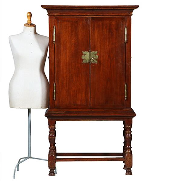 Grote foto hollands koloniaal tafelkastje ingericht als bar met brons beslag no.391135 antiek en kunst stoelen en banken