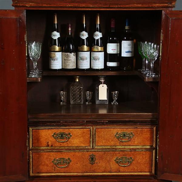 Grote foto hollands koloniaal tafelkastje ingericht als bar met brons beslag no.391135 antiek en kunst stoelen en banken