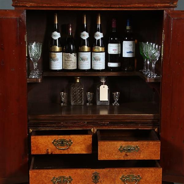 Grote foto hollands koloniaal tafelkastje ingericht als bar met brons beslag no.391135 antiek en kunst stoelen en banken