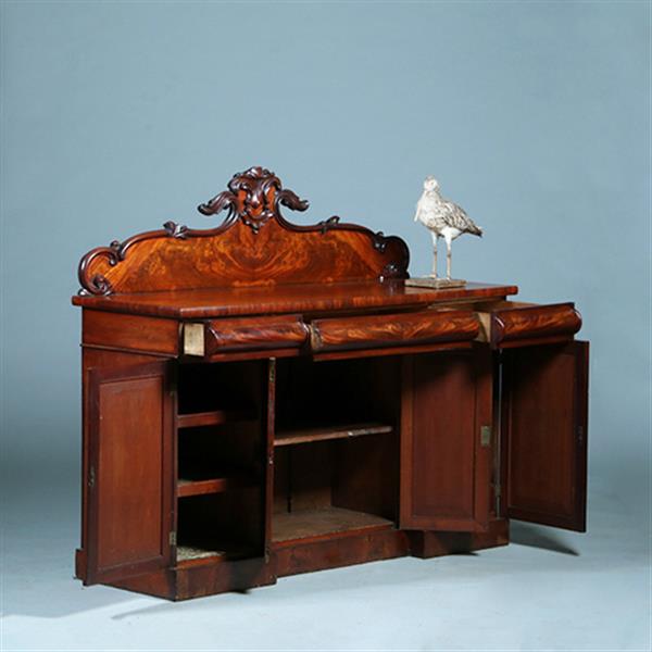 Grote foto sideboard met 4 deuren en 3 laden het kroonstuk is afneembaar no.391120 antiek en kunst stoelen en banken