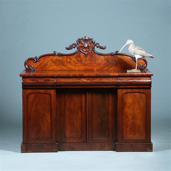 Grote foto sideboard met 4 deuren en 3 laden het kroonstuk is afneembaar no.391120 antiek en kunst stoelen en banken