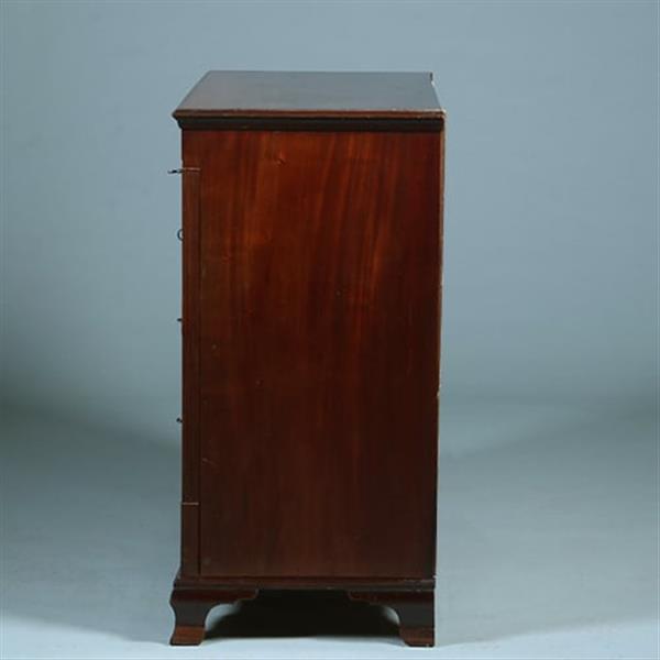 Grote foto welse commode met 5 laden in mahonie en eik met ingelegde details ca 1800 no.381250 antiek en kunst stoelen en banken