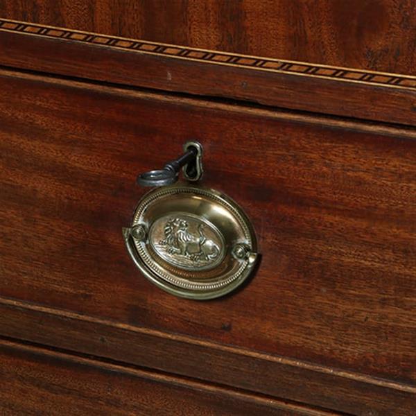 Grote foto welse commode met 5 laden in mahonie en eik met ingelegde details ca 1800 no.381250 antiek en kunst stoelen en banken