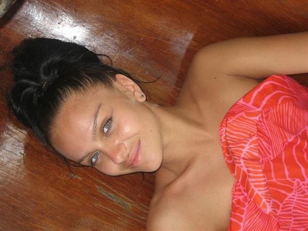 Grote foto stewardess is geil en zoekt jou erotiek vrouw zoekt mannelijke sekspartner