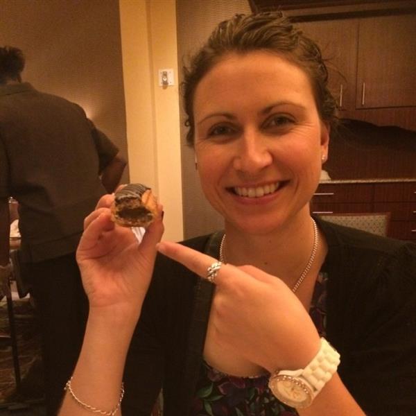 Grote foto maken we er samen een feestje van contacten en berichten vrouw zoekt man