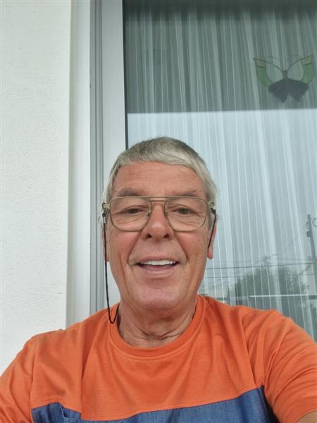 Grote foto zoek lieve dame contacten en berichten man zoekt vrouw