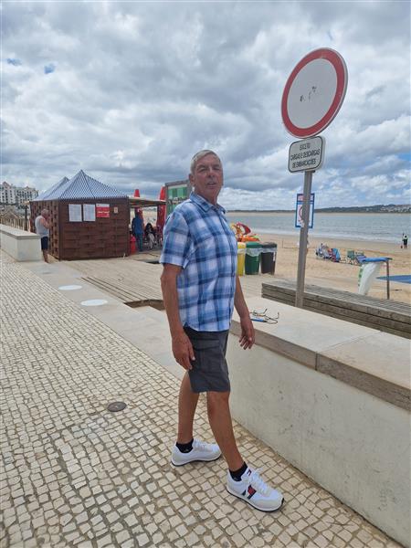 Grote foto zoek lieve dame contacten en berichten man zoekt vrouw