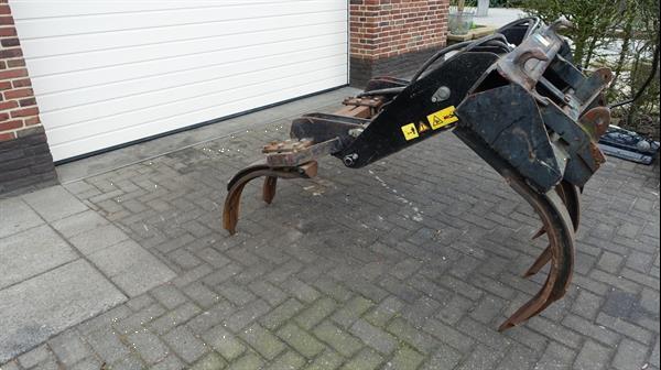 Grote foto boom houtgrijper met euro aansluiting agrarisch bosbouw