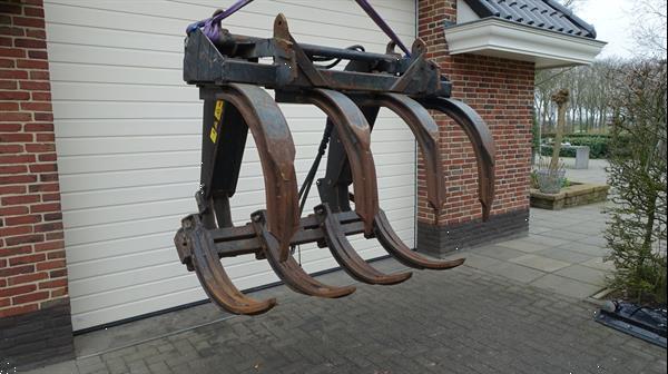 Grote foto boom houtgrijper met euro aansluiting agrarisch bosbouw