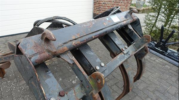 Grote foto boom houtgrijper met euro aansluiting agrarisch bosbouw