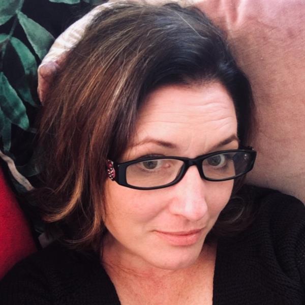 Grote foto ik zoek een lieve betrouwbare man contacten en berichten vrouw zoekt man