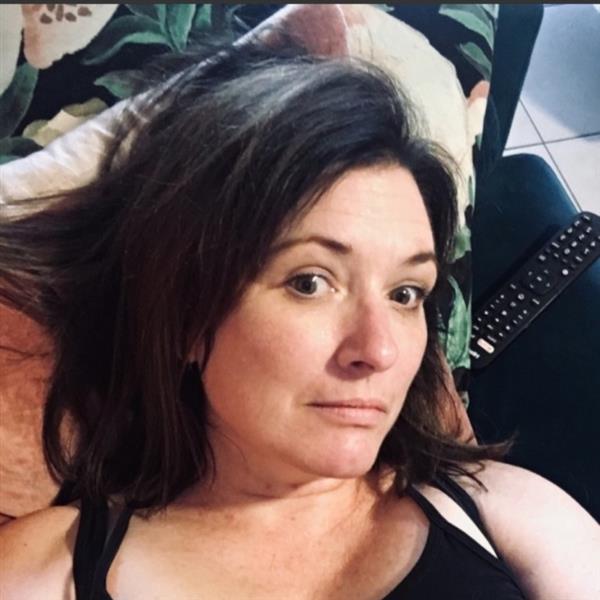 Grote foto ik zoek een lieve betrouwbare man contacten en berichten vrouw zoekt man