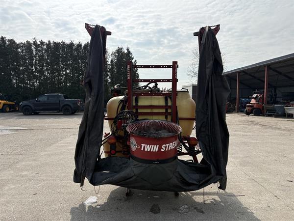 Grote foto hardi twin stream veldspuit 12 mtr agrarisch onkruidbestrijding