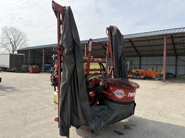 Grote foto hardi twin stream veldspuit 12 mtr agrarisch onkruidbestrijding