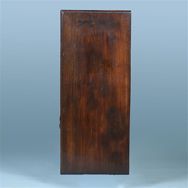 Grote foto strakke stoere ladenkast op bracket feet mooie patina afgeronde hoekstijlen no.391110 antiek en kunst stoelen en banken