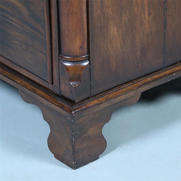 Grote foto strakke stoere ladenkast op bracket feet mooie patina afgeronde hoekstijlen no.391110 antiek en kunst stoelen en banken