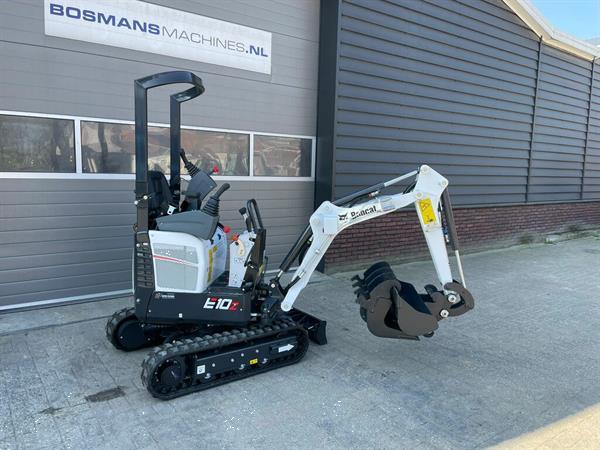 Grote foto bobcat e10 z minigraver nieuw hydraulische wissel 3 bakken doe het zelf en verbouw kranen en graafmachines