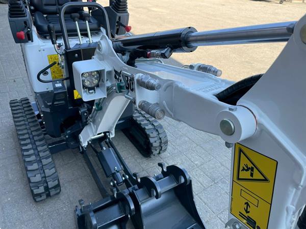 Grote foto bobcat e10 z minigraver nieuw hydraulische wissel 3 bakken doe het zelf en verbouw kranen en graafmachines