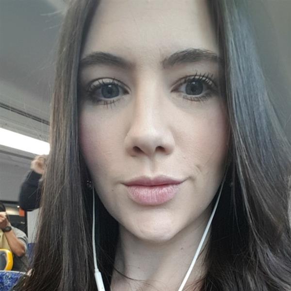 Grote foto jongemeid zoekt vastigheid bij wat oudere man contacten en berichten vrouw zoekt man