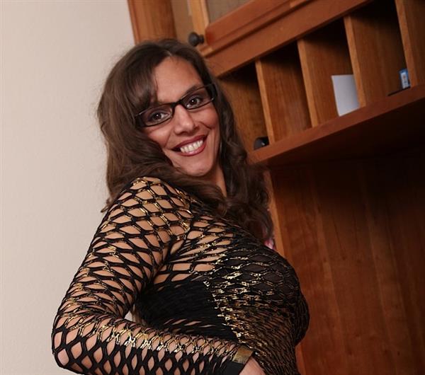 Grote foto help jij me van mijn geile hormoontjes af erotiek vrouw zoekt mannelijke sekspartner