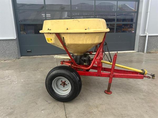 Grote foto vicon pendelstrooier 777064 agrarisch kunstmestrooiers