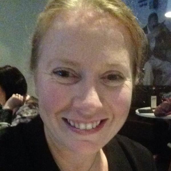 Grote foto ik ben klaar met het alleen zijn contacten en berichten vrouw zoekt man