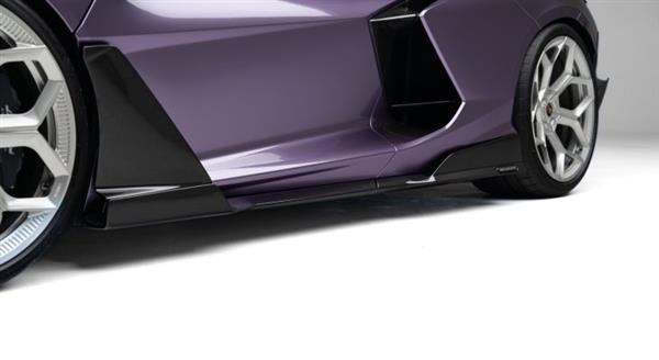 Grote foto dit betreft een set lamborghini revuelto novitec carbon side skirts auto onderdelen tuning en styling