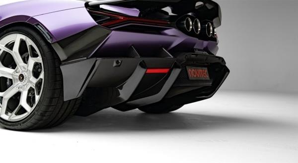 Grote foto dit betreft een lamborghini revuelto novitec carbon diffuser auto onderdelen tuning en styling