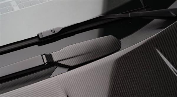 Grote foto dit betreft een lamborghini revuelto novitec carbon ruitenwisser voet cover auto onderdelen tuning en styling