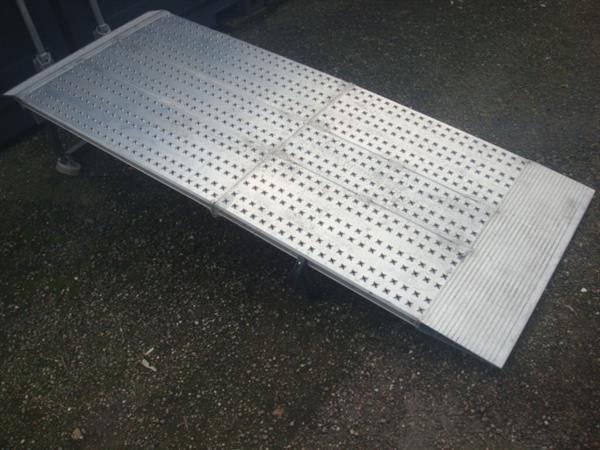 Grote foto oprijplaat rij plaat invalide lift altec roelstoel auto diversen gereedschap