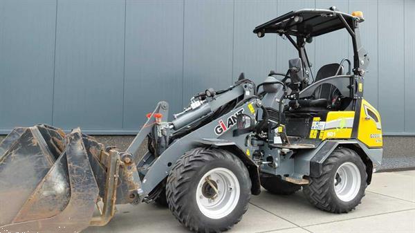 Grote foto giant g2200e x tra occasion agrarisch shovels