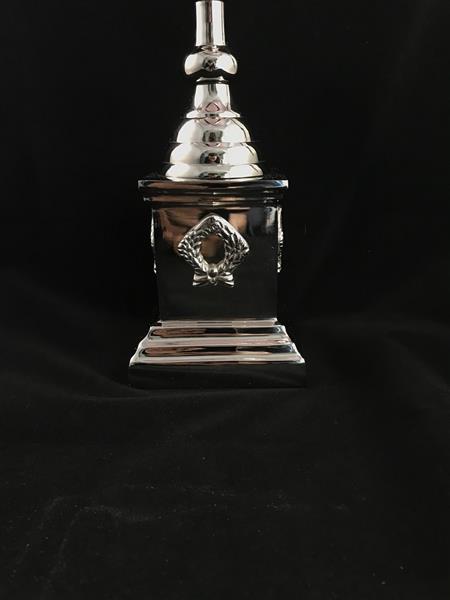 Grote foto prachtige zonnewijzer op voet aluminium vernikkeld decoratie voor binnen en buiten tuin en terras tuindecoratie