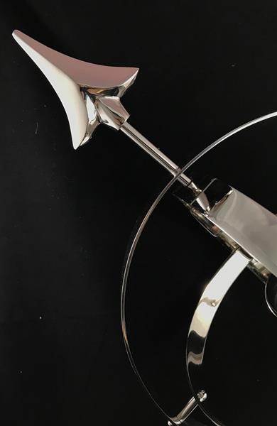 Grote foto prachtige zonnewijzer op voet aluminium vernikkeld decoratie voor binnen en buiten tuin en terras tuindecoratie