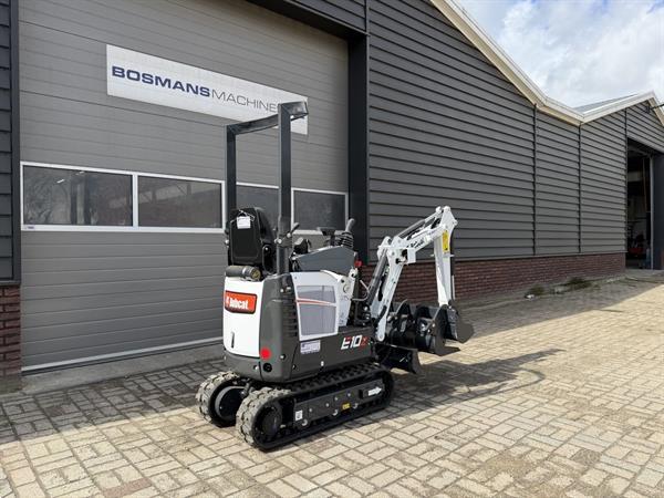 Grote foto bobcat e10 z minigraver nieuw sloop sorteer functie hydraulische wissel 3 bakken doe het zelf en verbouw kranen en graafmachines