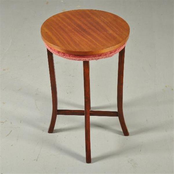 Grote foto antieke bijzettafels knottenmandje op sabelpootjes ca. 1900 ook handig als handschoenmandje of wij antiek en kunst stoelen en banken