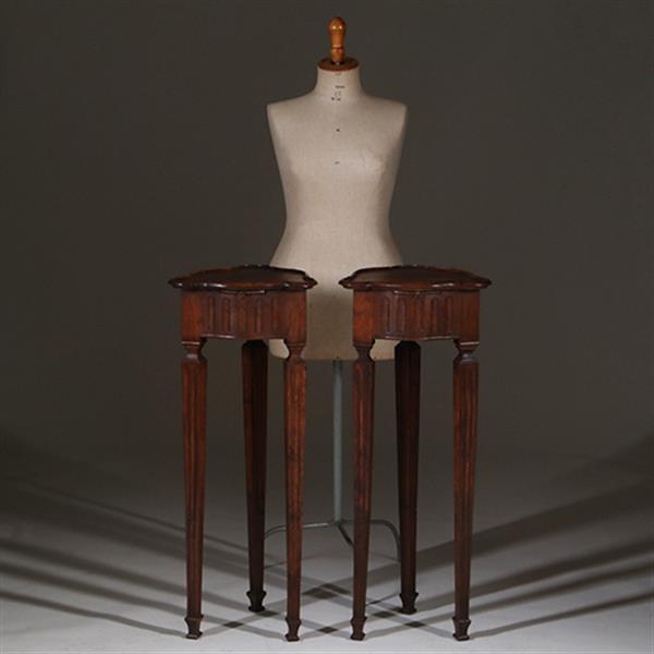 Grote foto stel van 2 luikse pedestals met uittrekbaar blaadje voor een kandelaar ca 1850 no.342045 antiek en kunst overige in antiek gebruiksvoorwerpen