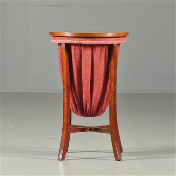 Grote foto antieke bijzettafels knottenmandje op sabelpootjes ca. 1900 ook handig als handschoenmandje of wij antiek en kunst stoelen en banken