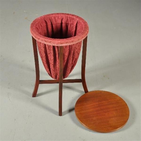 Grote foto antieke bijzettafels knottenmandje op sabelpootjes ca. 1900 ook handig als handschoenmandje of wij antiek en kunst stoelen en banken