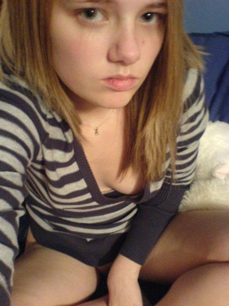 Grote foto wil jij als eerste mijn kutje aanraken erotiek contact vrouw tot man