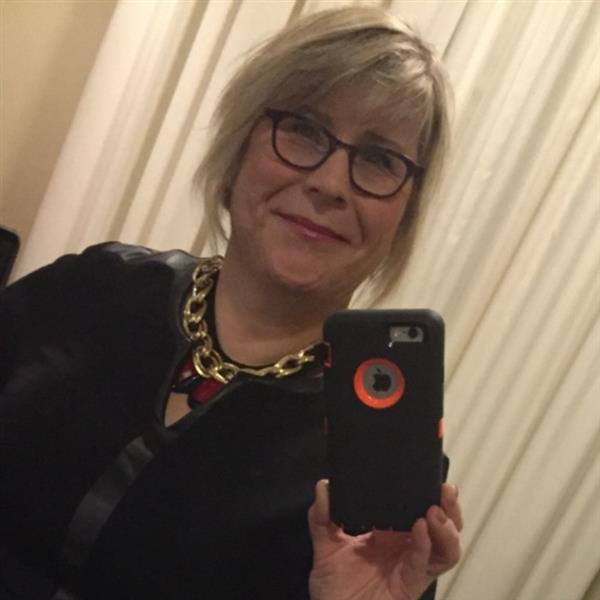 Grote foto ik zoek een lieve man waar ik oud mee mag worden contacten en berichten vrouw zoekt man