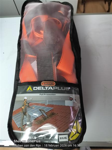 Grote foto valbeveiligings harnas kit voor dakwerkzaamheden doe het zelf en verbouw overkleding