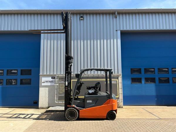 Grote foto vs 22801 elektrische heftruck toyota 8fmbt25 agrarisch heftrucks