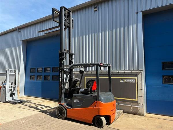 Grote foto vs 22801 elektrische heftruck toyota 8fmbt25 agrarisch heftrucks