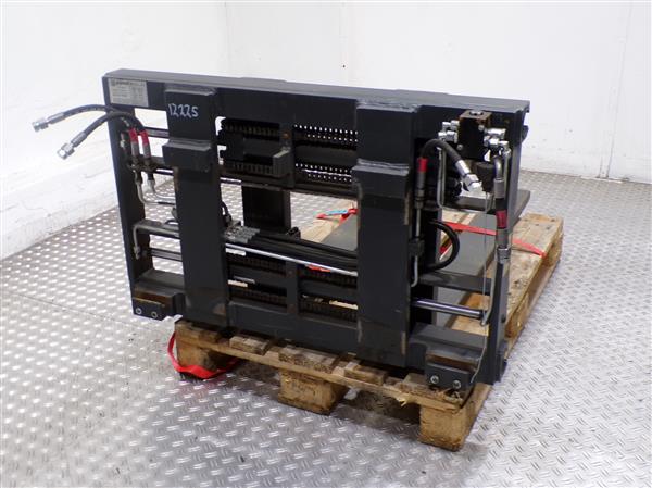 Grote foto griptech shift2end vorkversteller met schuifvorken agrarisch heftrucks