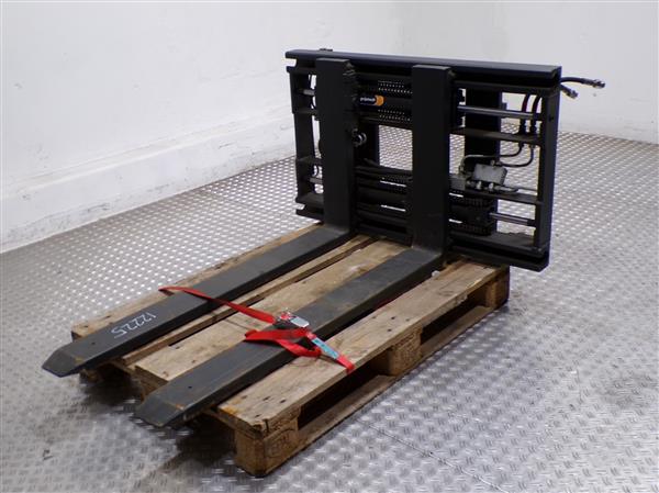 Grote foto griptech shift2end vorkversteller met schuifvorken agrarisch heftrucks